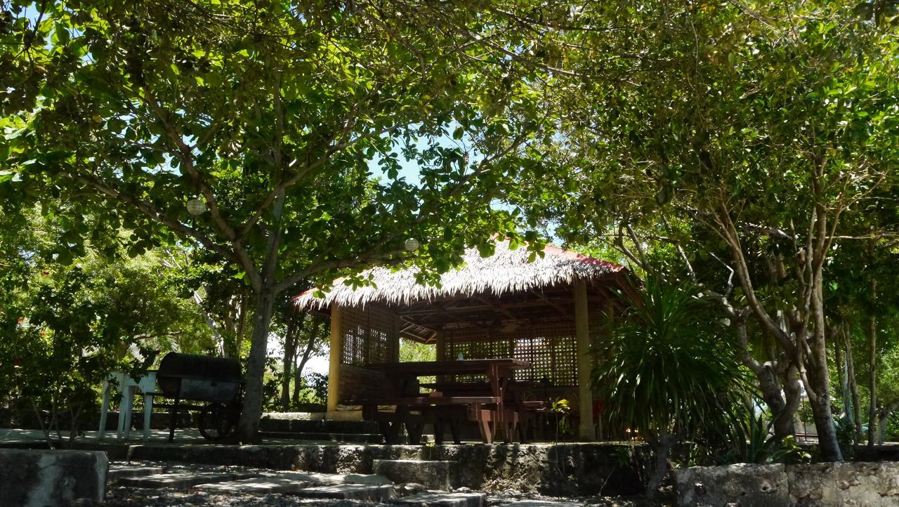Moalboal T Breeze Coastal Resort Bagian luar foto