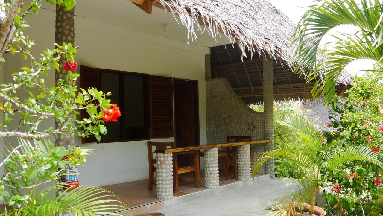Moalboal T Breeze Coastal Resort Bagian luar foto
