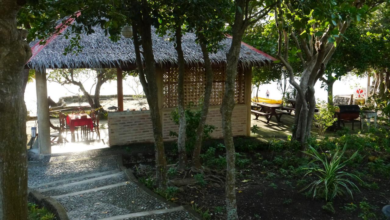 Moalboal T Breeze Coastal Resort Bagian luar foto