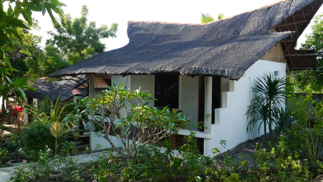 Moalboal T Breeze Coastal Resort Bagian luar foto