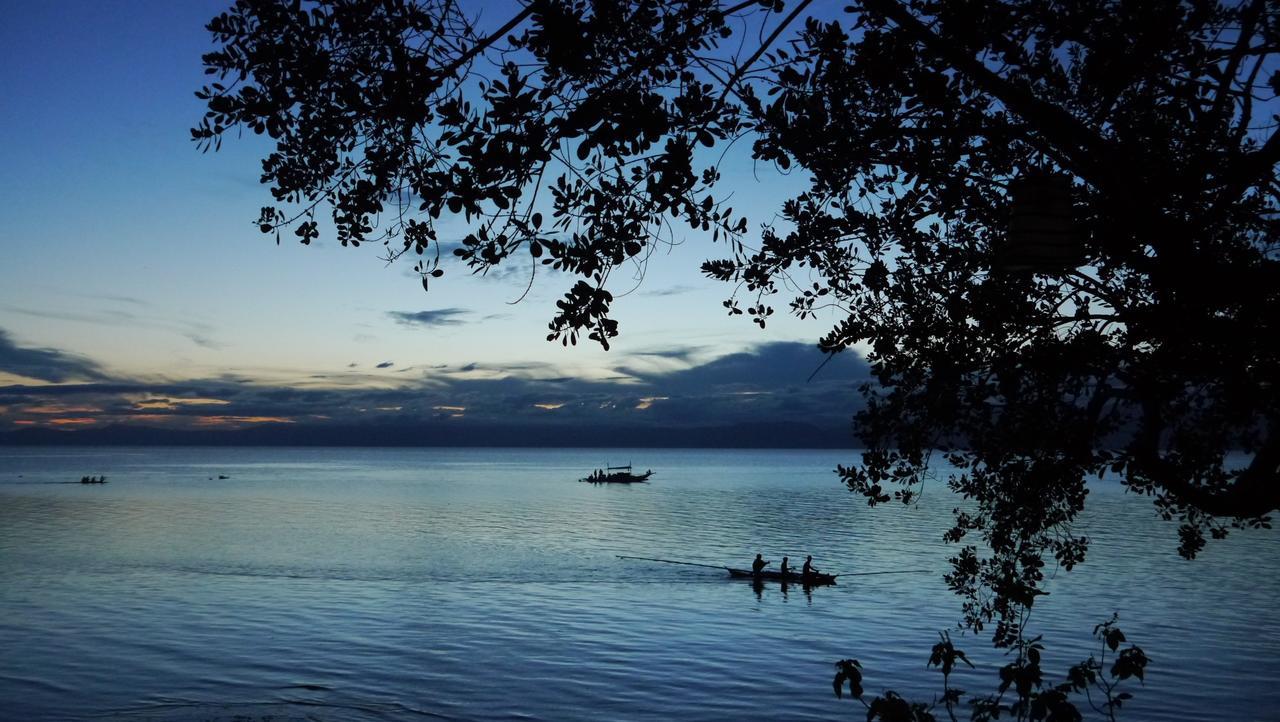Moalboal T Breeze Coastal Resort Bagian luar foto