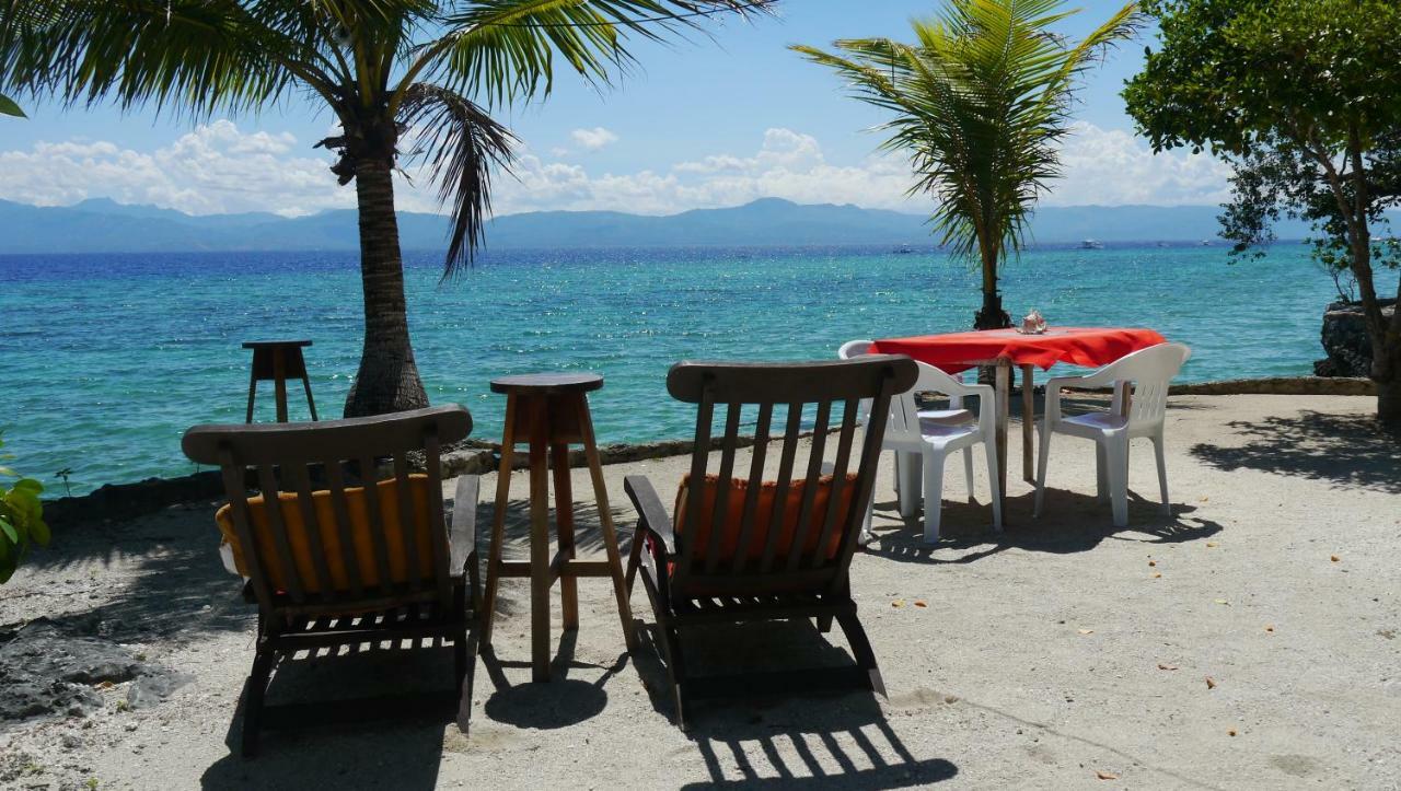 Moalboal T Breeze Coastal Resort Bagian luar foto