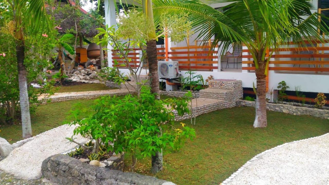 Moalboal T Breeze Coastal Resort Bagian luar foto